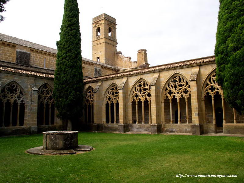 CLAUSTRO GTICO